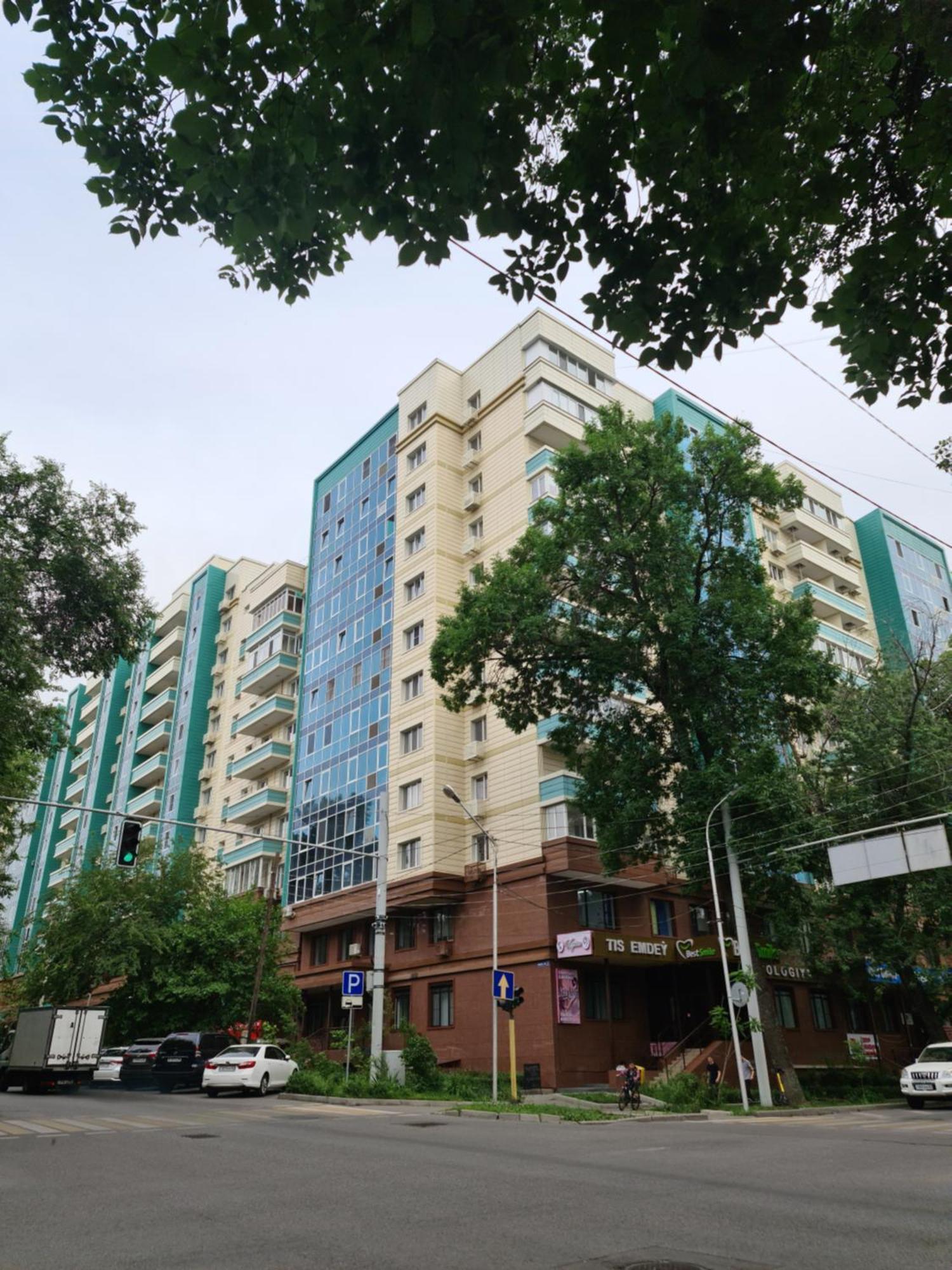 Новый Жк В Самом Центре Города Almaty Bagian luar foto